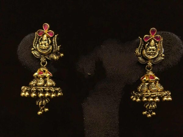12 gold buttulu designs in black gold