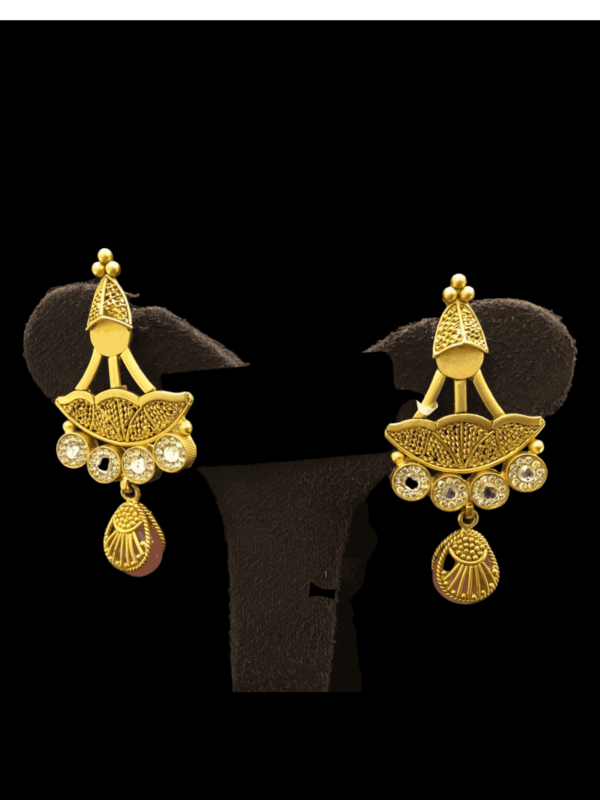 15 grams gold chandbali earrings