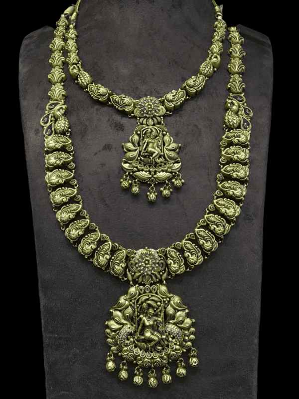 Black antique gold jewellery
