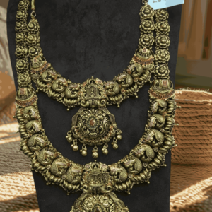Yellow gold jewellery design for girl